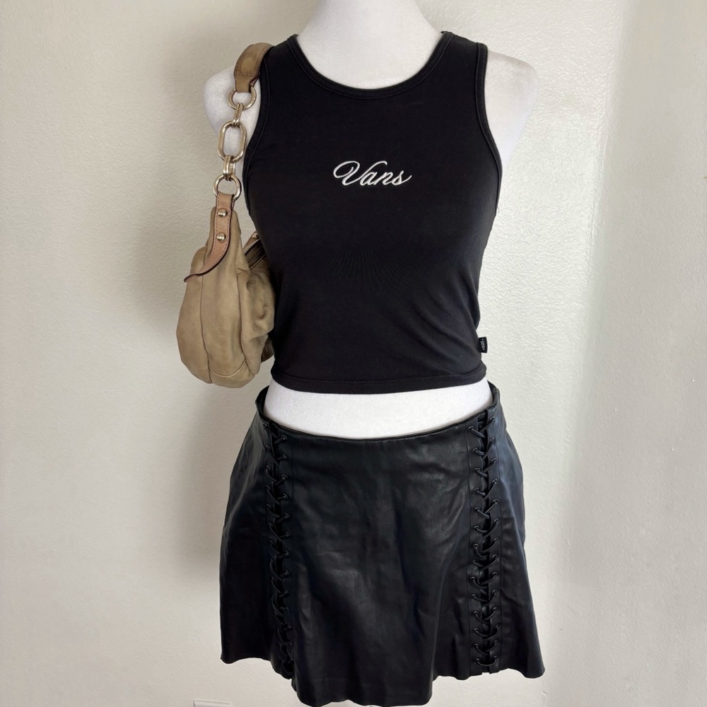 Vans Black Embroidered Logo Crop Tank Top
Size Small